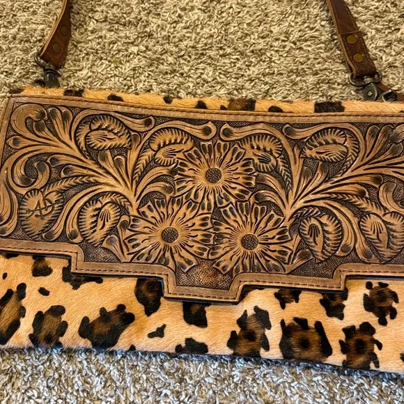 American Darling Brown and Tan Floral Crossbody Bag - Picture 2 of 4